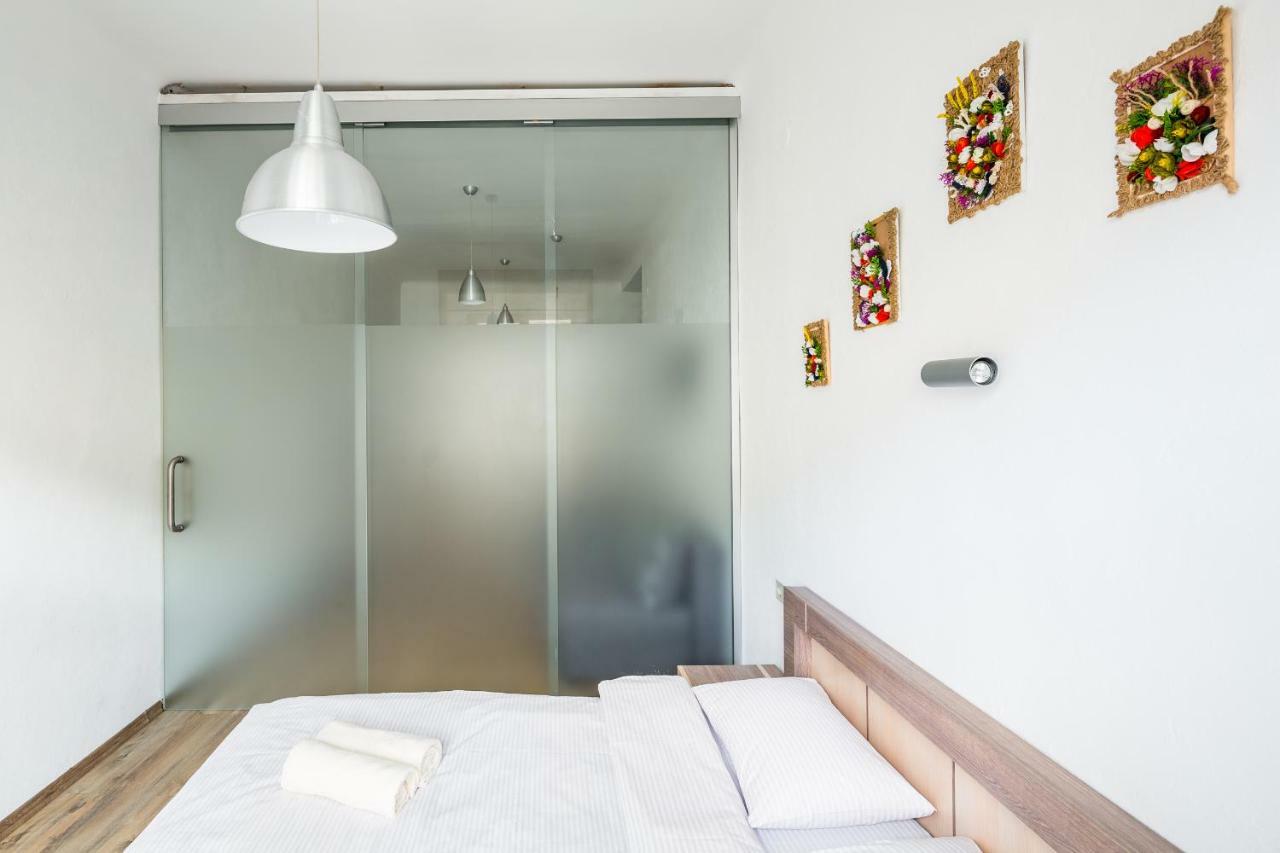 Romari Площа Ринок 29 Appartement Lviv Buitenkant foto